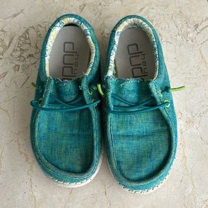 Hey dude, slip on shoes boys size 11